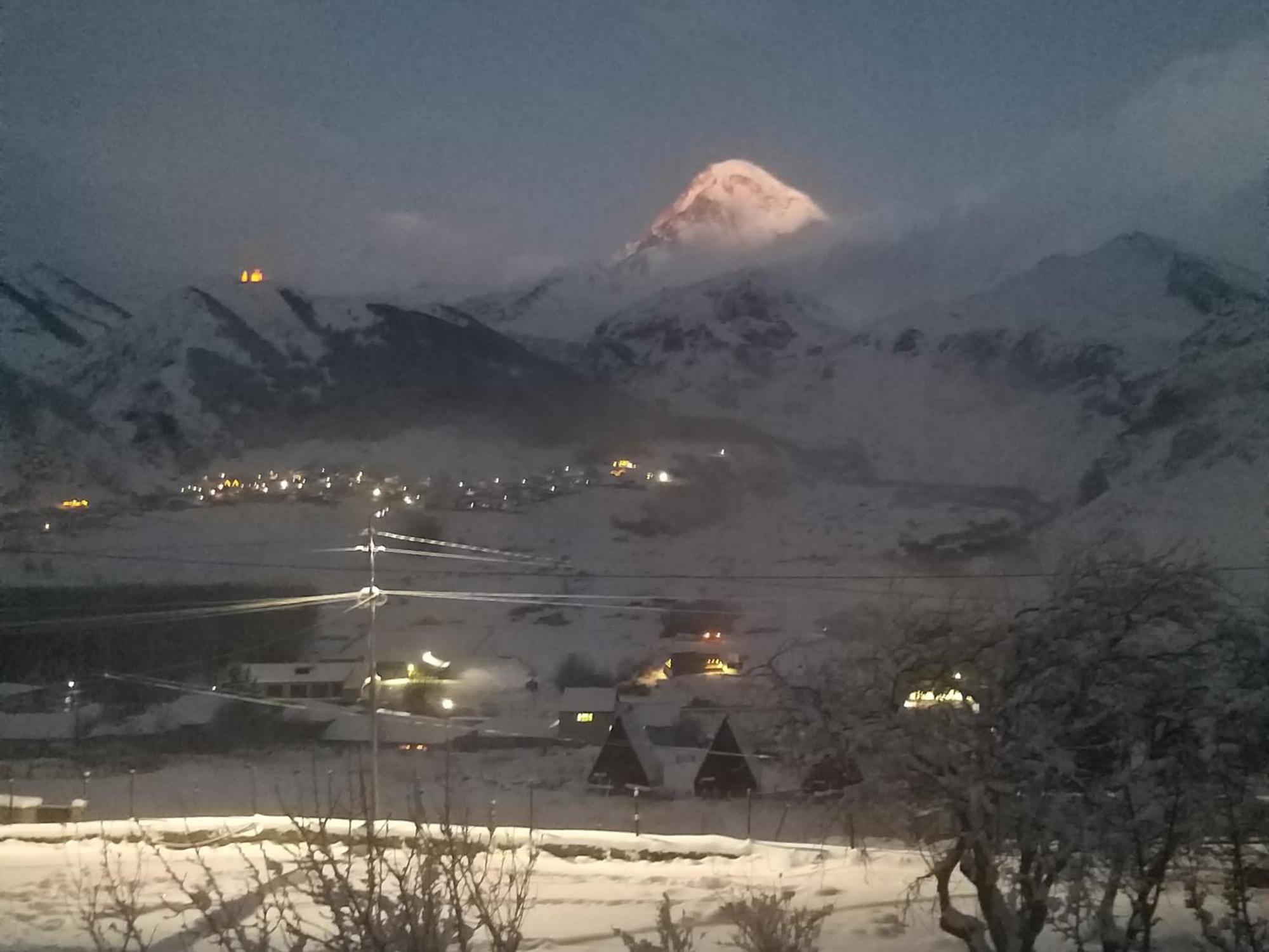 Emotion Kazbegi Appartement Kamer foto